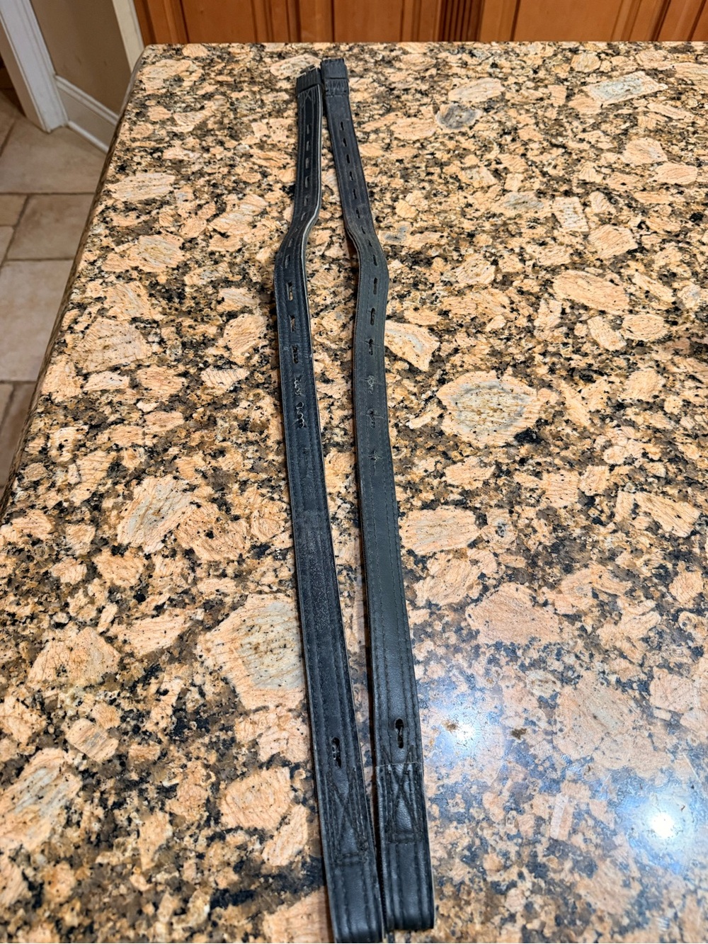 Equestrian English item : Pair Black stirrup leathers for Wintec saddle
